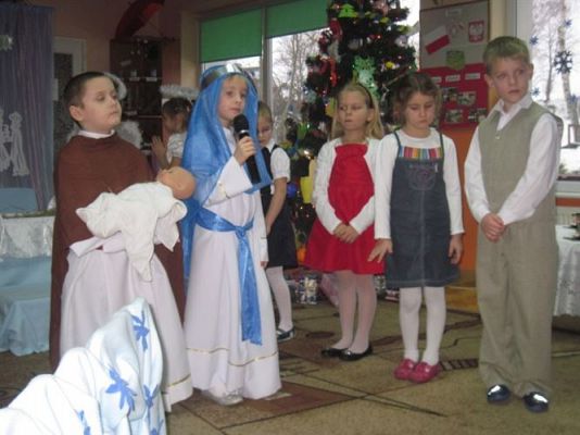 Grafika #12: 20.12.2012 - Przedstawienie jasełkowe w wykonaniu dzieci z grupy III