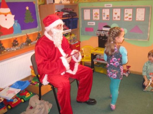 Grafika #35: 06.12.2012 - Mikołajki w grupie Średniaków