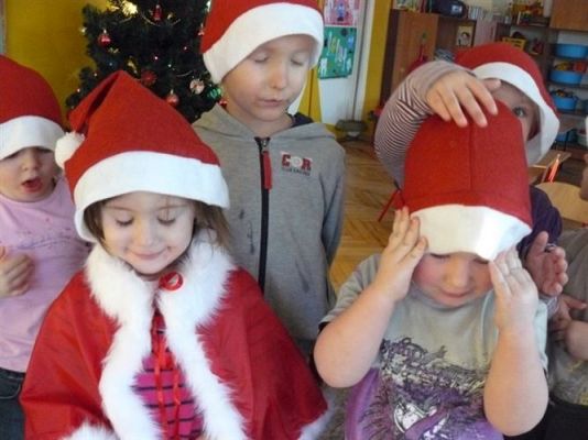 Grafika #6: 06.12.2012 - Mikołajki w grupie Maluszków