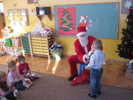 Grafika #38: 06.12.2012 - Mikołajki w grupie Maluszków