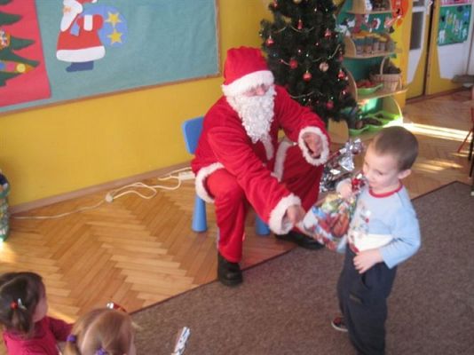 Grafika #40: 06.12.2012 - Mikołajki w grupie Maluszków
