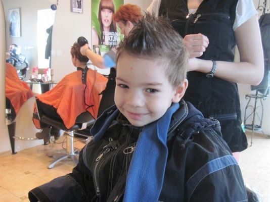 Grafika #14: 07.03.2013 - Maluszki w salonie fryzjerskim w Wicku