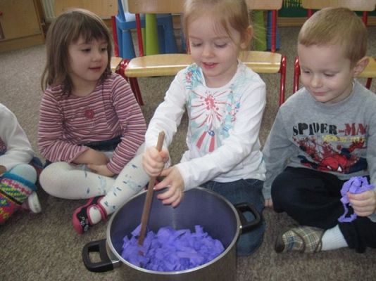 Grafika #0: 26.02.2013 - Maluszki z wizytą w przedszkolnej kuchni