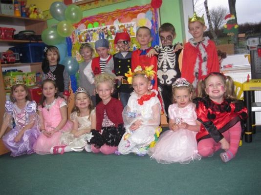 Grafika #16: 31.01.2013 - Nasze karnawałowe przebrania - grupa Średniaków