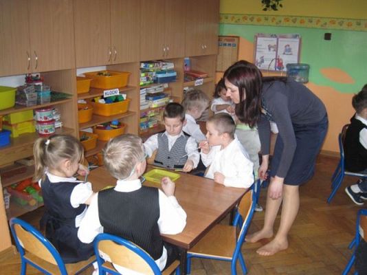 Grafika #7: 08.03.2013 -Klub Odkrywców - zabawa z bańkami mydlanymi