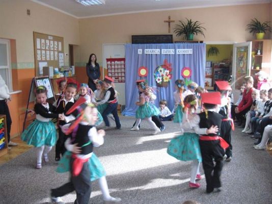 Grafika #15: 08.03.2013 - Dzień Kobiet