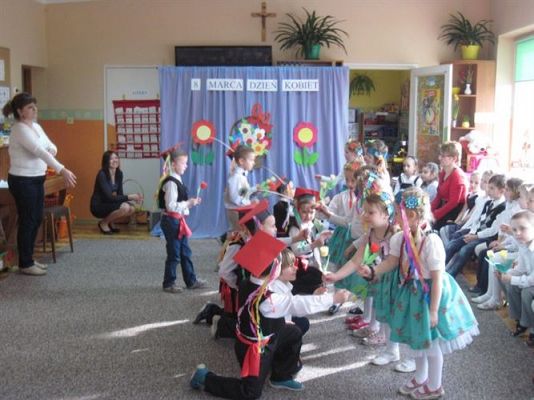 Grafika #25: 08.03.2013 - Dzień Kobiet