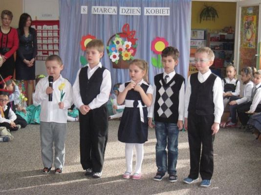 Grafika #28: 08.03.2013 - Dzień Kobiet