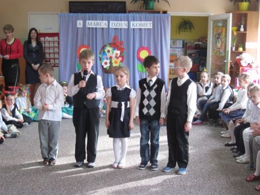 Grafika #30: 08.03.2013 - Dzień Kobiet