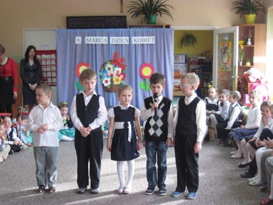 Grafika #31: 08.03.2013 - Dzień Kobiet