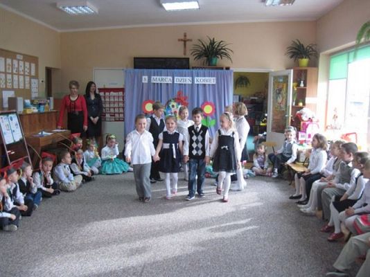 Grafika #35: 08.03.2013 - Dzień Kobiet