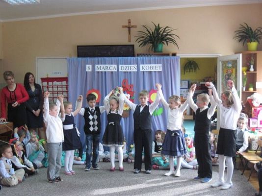 Grafika #37: 08.03.2013 - Dzień Kobiet