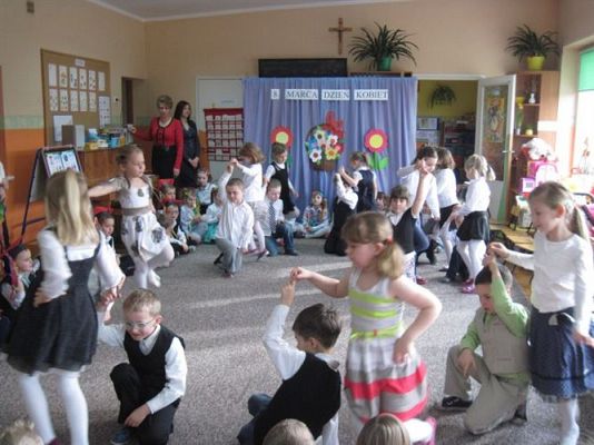 Grafika #42: 08.03.2013 - Dzień Kobiet