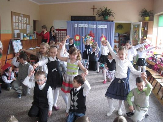 Grafika #43: 08.03.2013 - Dzień Kobiet