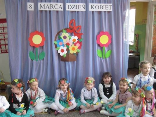 Grafika #50: 08.03.2013 - Dzień Kobiet