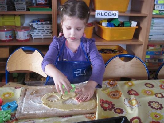 Grafika #30: 04.03.2013 - Średniaki odwiedzają kuchnie i pieką ciasteczka