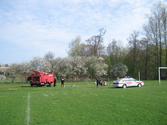 Grafika #2: 07.05.2013 - Spotkanie ze strażakami na stadionie w Charbrowie