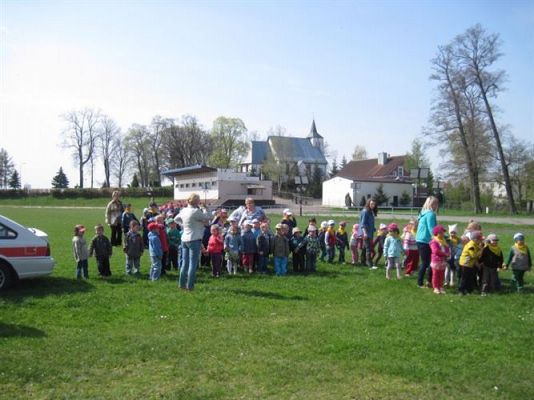 Grafika #5: 07.05.2013 - Spotkanie ze strażakami na stadionie w Charbrowie