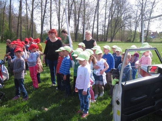 Grafika #14: 07.05.2013 - Spotkanie ze strażakami na stadionie w Charbrowie