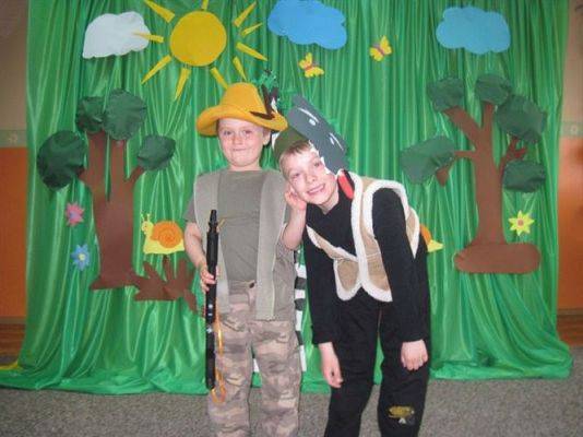 Grafika #6: 26.04.2013 - Przedstawienie teatralne pt."Czerwony Kapturek" w wykonaniu Starszaków