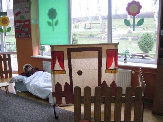 Grafika #10: 26.04.2013 - Przedstawienie teatralne pt."Czerwony Kapturek" w wykonaniu Starszaków