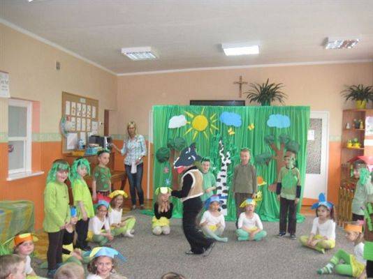 Grafika #25: 26.04.2013 - Przedstawienie teatralne pt."Czerwony Kapturek" w wykonaniu Starszaków