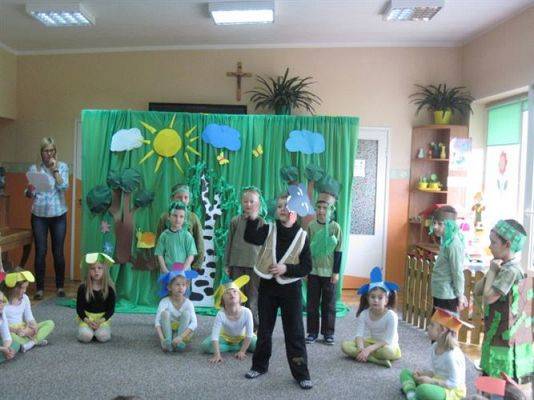 Grafika #30: 26.04.2013 - Przedstawienie teatralne pt."Czerwony Kapturek" w wykonaniu Starszaków