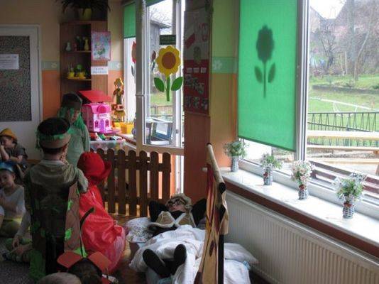 Grafika #36: 26.04.2013 - Przedstawienie teatralne pt."Czerwony Kapturek" w wykonaniu Starszaków