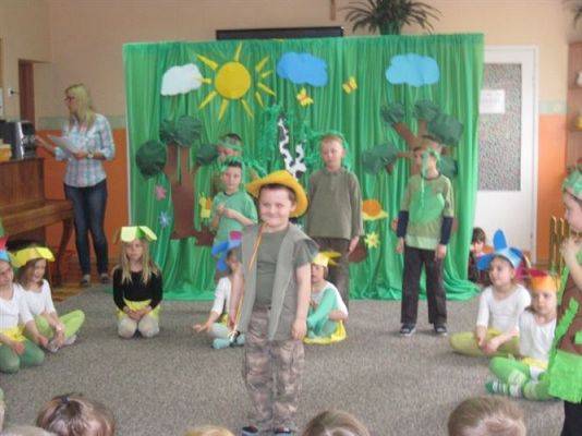 Grafika #38: 26.04.2013 - Przedstawienie teatralne pt."Czerwony Kapturek" w wykonaniu Starszaków