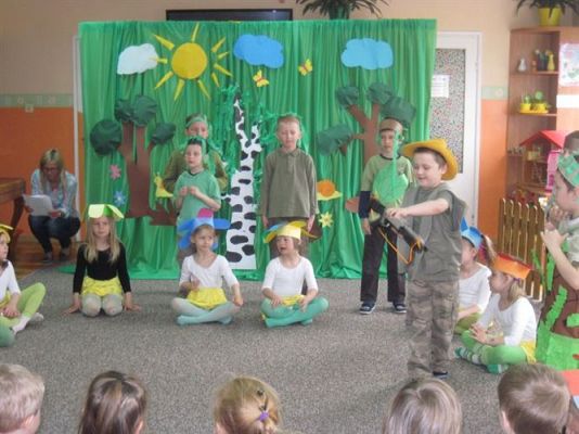 Grafika #40: 26.04.2013 - Przedstawienie teatralne pt."Czerwony Kapturek" w wykonaniu Starszaków