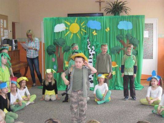 Grafika #41: 26.04.2013 - Przedstawienie teatralne pt."Czerwony Kapturek" w wykonaniu Starszaków