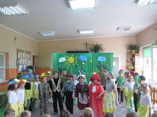 Grafika #47: 26.04.2013 - Przedstawienie teatralne pt."Czerwony Kapturek" w wykonaniu Starszaków