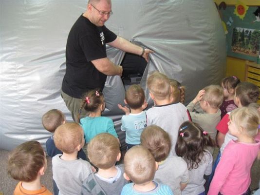 Grafika #4: 25.04.2013 - Pokaz astronomiczny w przenośnym planetarium