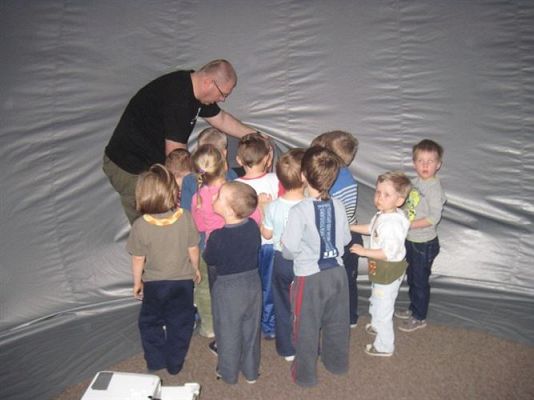 Grafika #9: 25.04.2013 - Pokaz astronomiczny w przenośnym planetarium