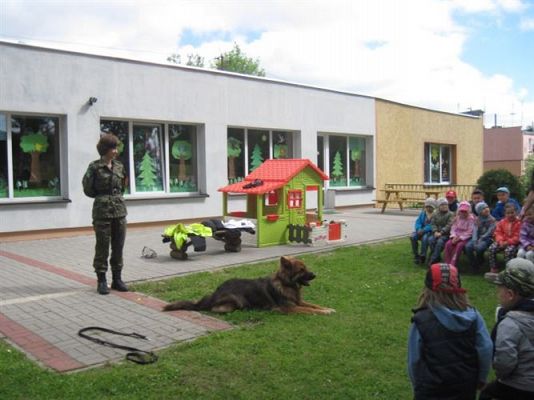 Grafika #10: 28.05.2013 - Straż Graniczna w naszym przedszkolu