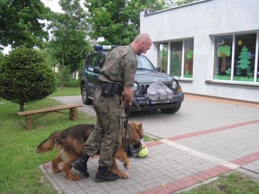 Grafika #26: 28.05.2013 - Straż Graniczna w naszym przedszkolu