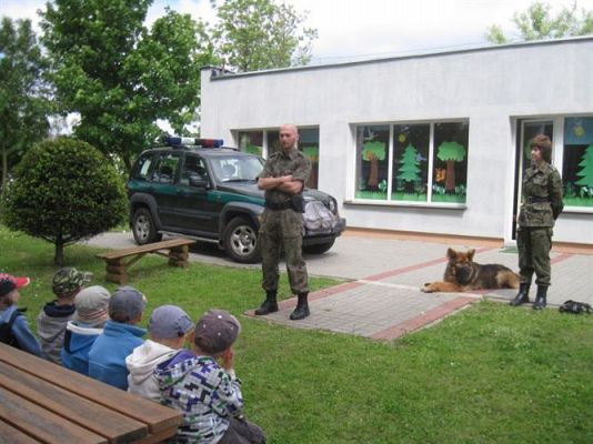 Grafika #28: 28.05.2013 - Straż Graniczna w naszym przedszkolu
