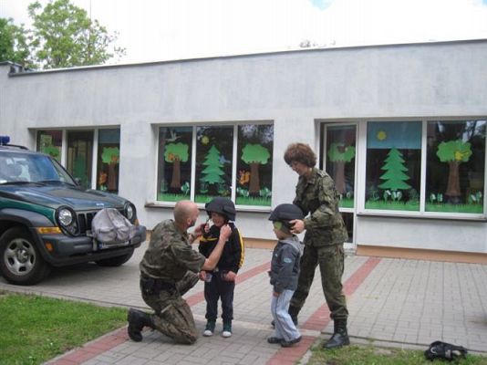 Grafika #33: 28.05.2013 - Straż Graniczna w naszym przedszkolu