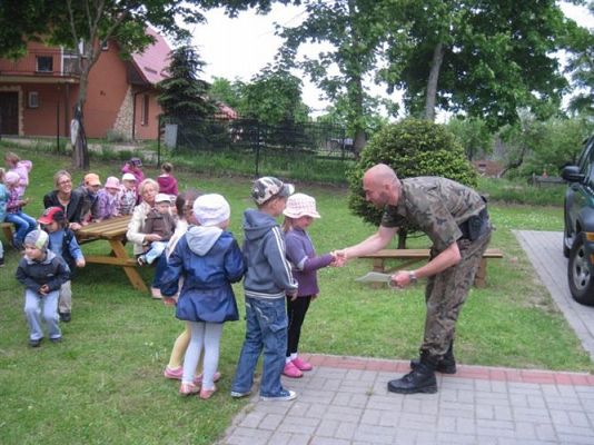 Grafika #57: 28.05.2013 - Straż Graniczna w naszym przedszkolu