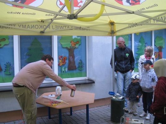 Grafika #0: 25.05.2013 - Rodzinne eksperymenty - interaktywna zabawa i edukacja