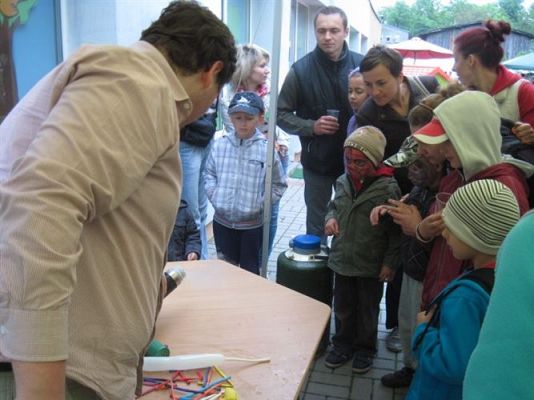 Grafika #3: 25.05.2013 - Rodzinne eksperymenty - interaktywna zabawa i edukacja