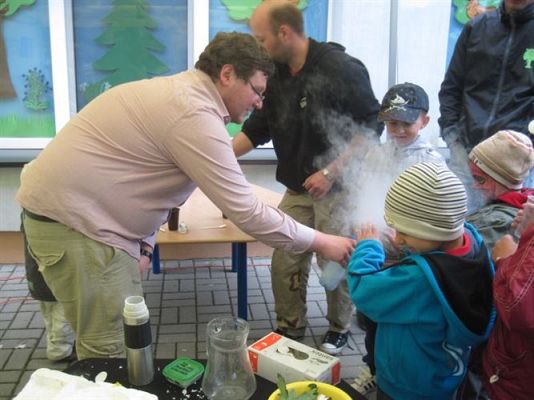 Grafika #7: 25.05.2013 - Rodzinne eksperymenty - interaktywna zabawa i edukacja