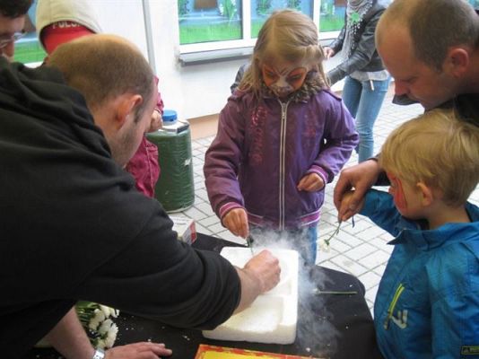 Grafika #10: 25.05.2013 - Rodzinne eksperymenty - interaktywna zabawa i edukacja