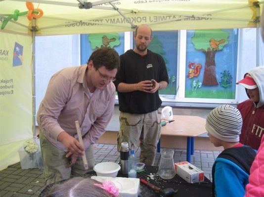 Grafika #12: 25.05.2013 - Rodzinne eksperymenty - interaktywna zabawa i edukacja