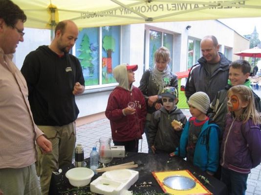 Grafika #19: 25.05.2013 - Rodzinne eksperymenty - interaktywna zabawa i edukacja
