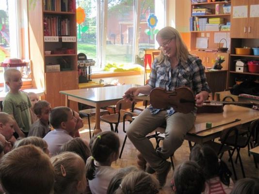 Grafika #8: 16.05.2013 - Lekcja muzyki z panią Natalią