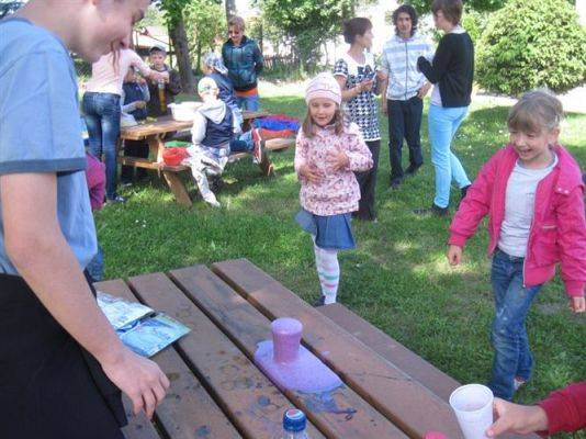 Grafika #24: 05.06.2013 - Klub Młodych Odkrywców z Gimnazjum w Wicku w naszym przedszkolu