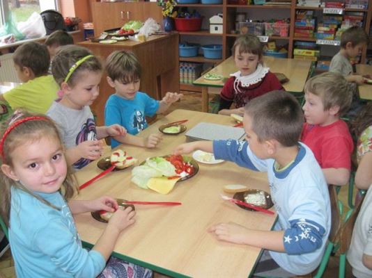 Grafika #1: 22.11.2013 - Robimy zdrowe i kolorowe kanapki