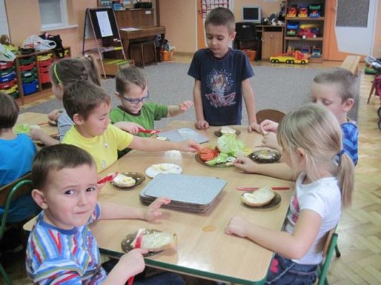 Grafika #2: 22.11.2013 - Robimy zdrowe i kolorowe kanapki