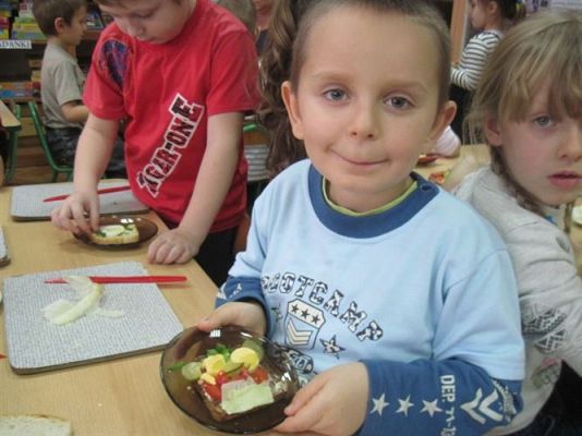 Grafika #14: 22.11.2013 - Robimy zdrowe i kolorowe kanapki